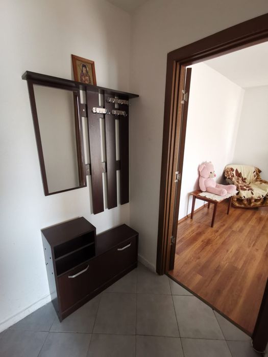 Închiriez apartament zona Craiovita Noua