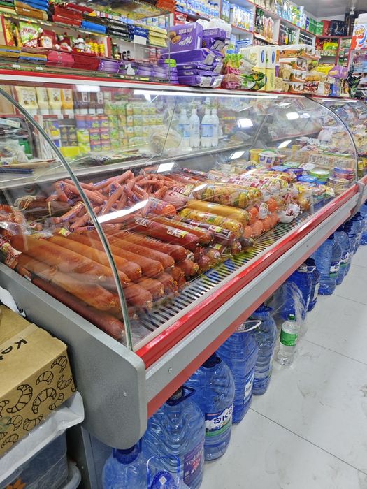 Vitrina xolodilnik sotiladi