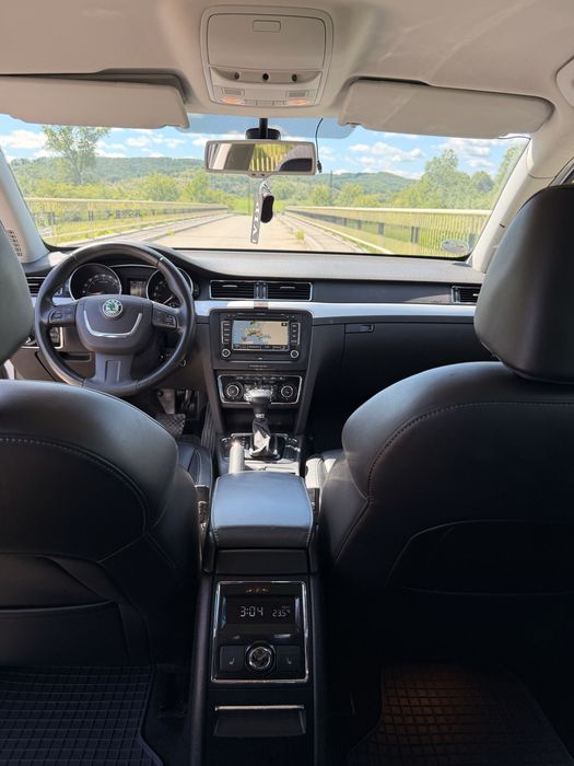 Skoda Superb 2012 2.0 TDI  DSG