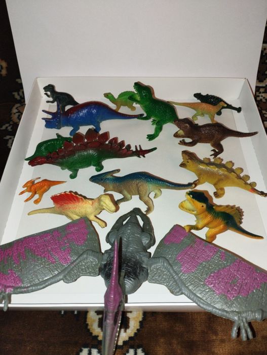 Игрушки динозавры