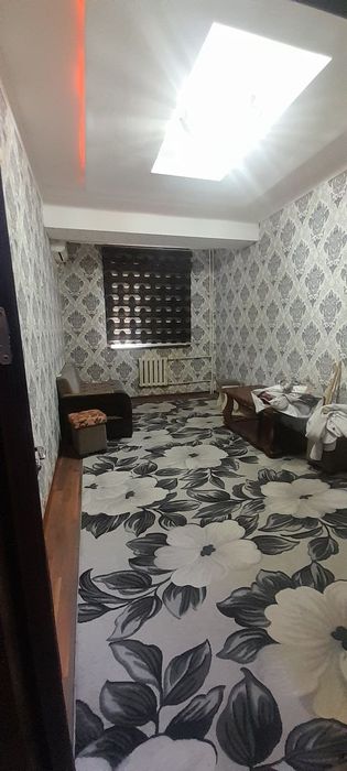 Тез ва Арзон нархда 1-хонали 4-каватда Сотилади. Дом 5-каватлик. 46_кв