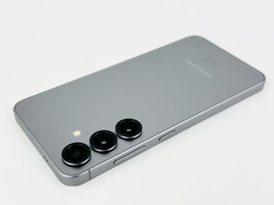 НОВ! Samsung Galaxy S25 5G 128GB 12RAM Silver 2г. Гаранция!