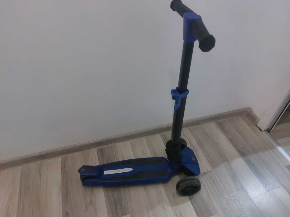 Продавам детска тротинетка