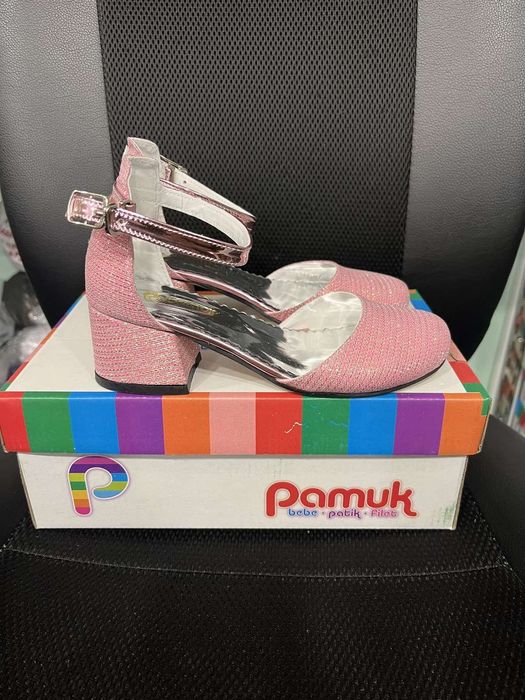 Нов модел !!
Обувки на ток
Номера-26,27,28,29,30,31,32,33,34,35,36
Цен