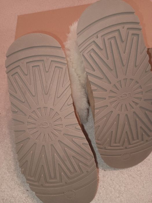 Vând UGG Tazz 38