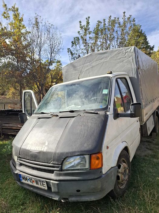 Mașina , camioneta