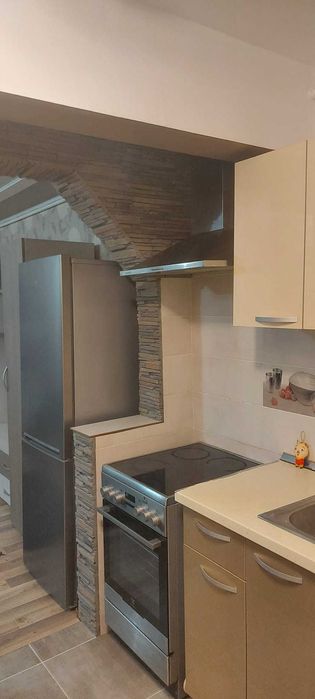 Închiriez garsonieră