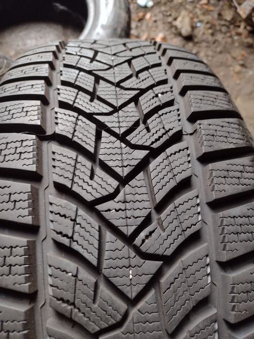 Почти нови 2бр 225/55/17 нов дот