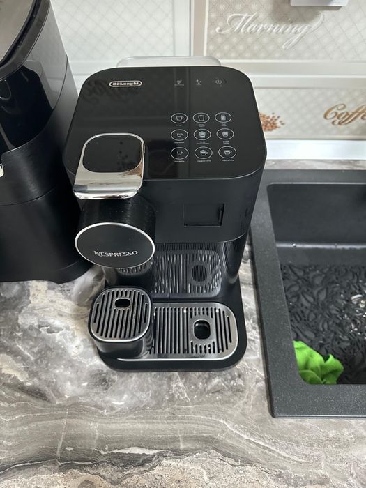 Espressor Nespresso Gran Lattissima EN640.B Negru