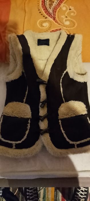 Vând cojoc tradițional piele și blana