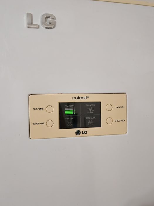 Подам холодильник LG