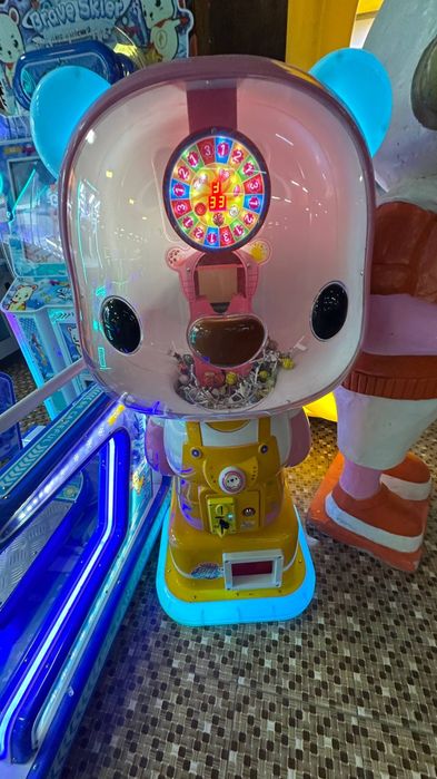 Игровой автомат с капсулами, конфетами | Капсула, конфет автомати