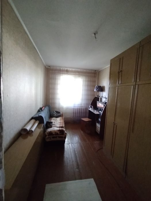Продается двух. ком. квартира.