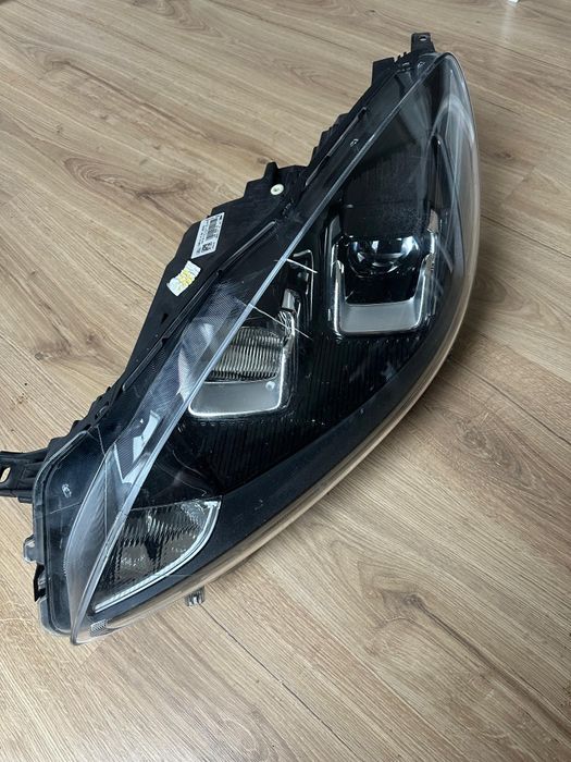 Far stânga Ford Kuga 2020 cod produs:LV4B-13E015-CA