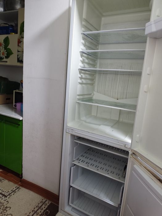 Холодильник indesit