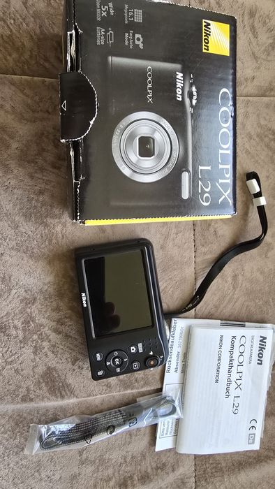 Фотоапарат Самсунг модел nv15  пълен комплект  и Никон L29