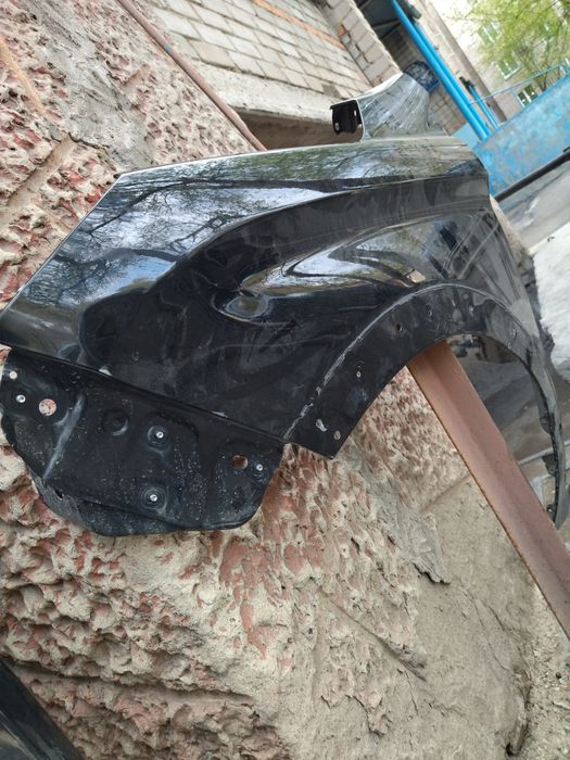 Крыло от Лада икс рей кросс.