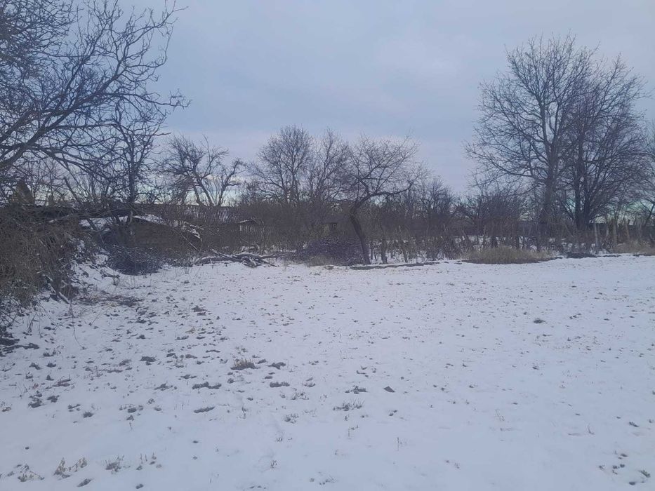 Vand teren cu casa batraneasca+anexe