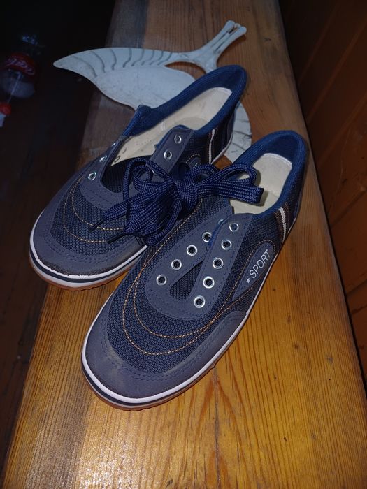 Кеды 40или 41 размер .новые