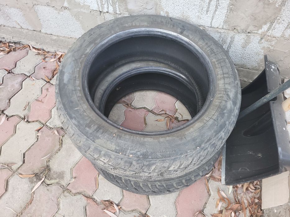 Шины зимние на 17размер