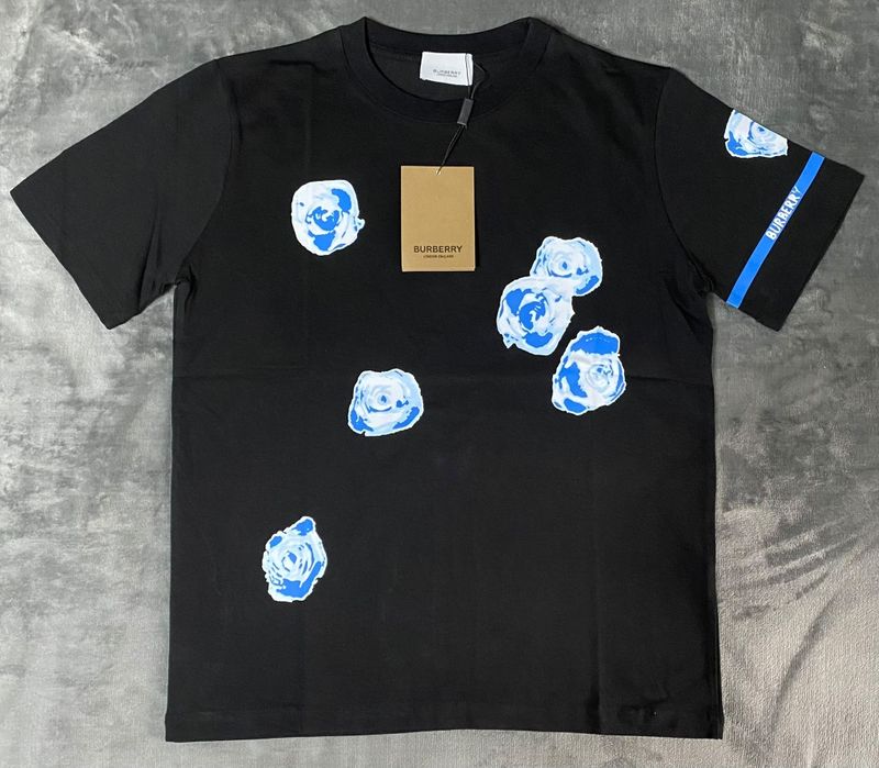 Vand tricou nou de barbati Burberry