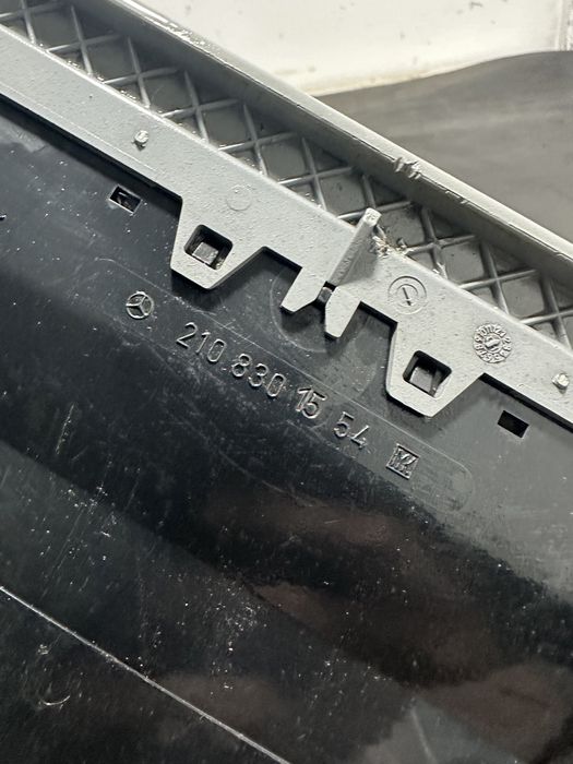 Grila aerisire ventilatie Mercedes E-Class W210 | 2108301554