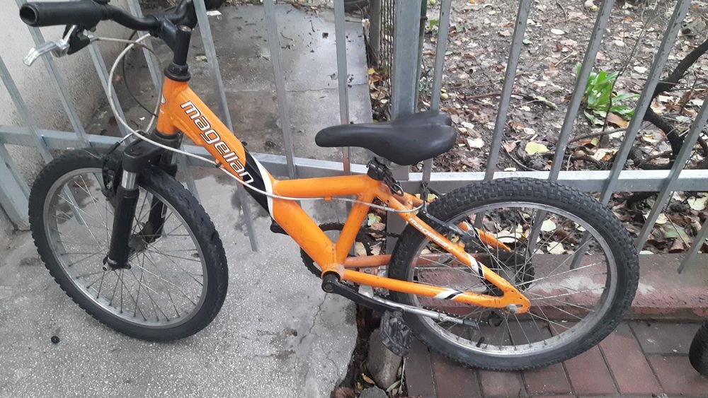 Vand 2 biciclete copii 16 si 20