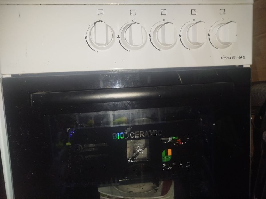 Газовая плита с 4 камфорками