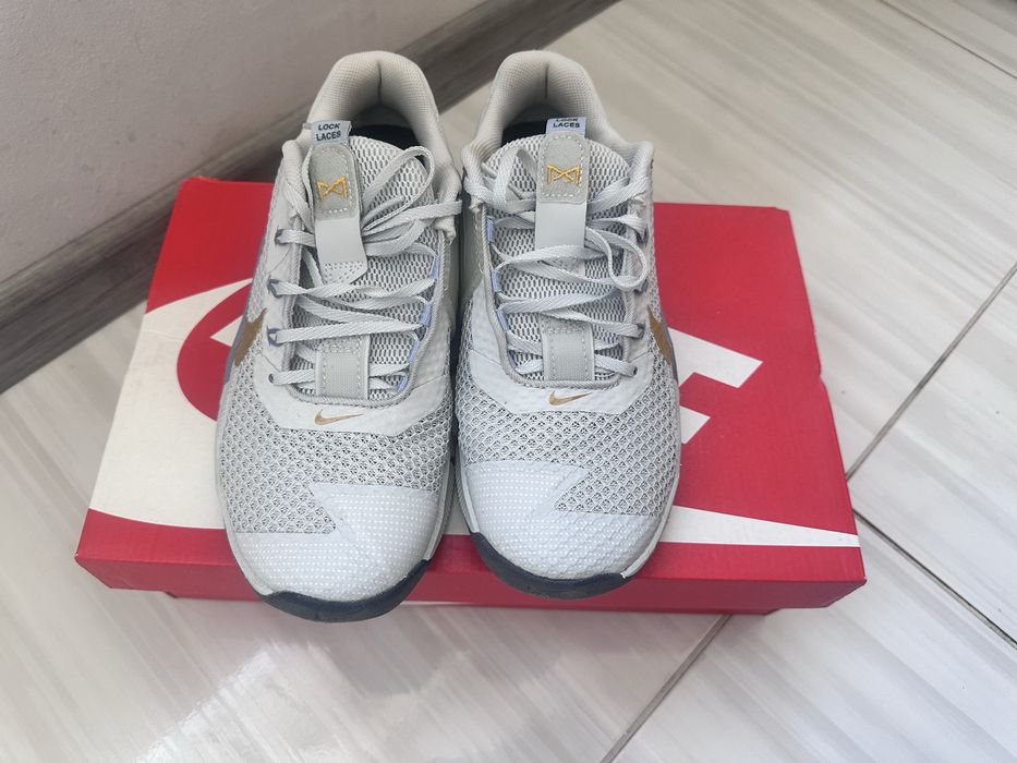 Маратонки Найк.