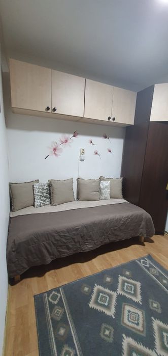 Închiriez garsoniera