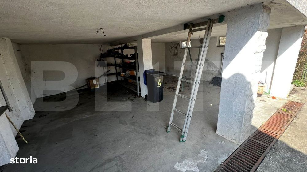 Casa de vanzare 7 camere, 300 mp utili, teren 839 mp, zona centrala