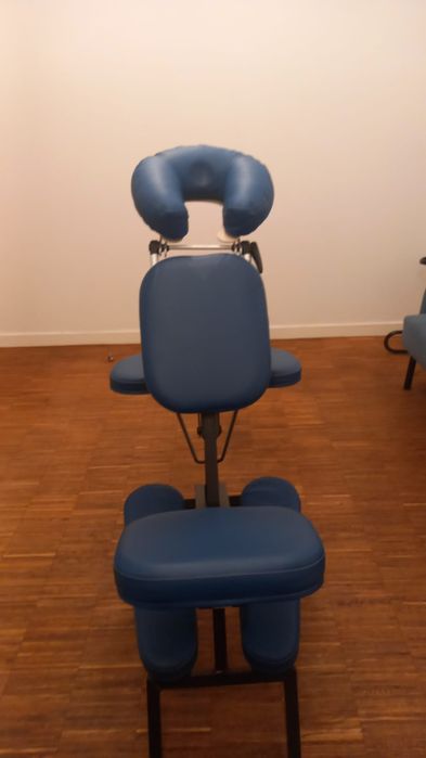 Masaj pe scaun de birou si masaj fohow cu curent