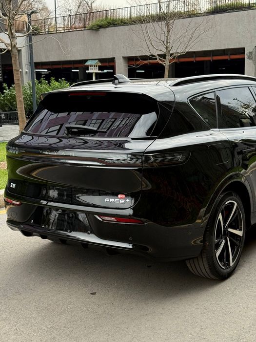 Voyah Free Plus 2026 restailing