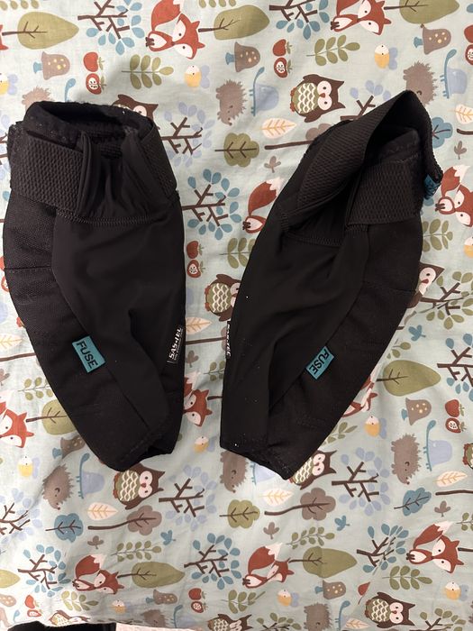 Genunchiere/ Cotiere Fuse