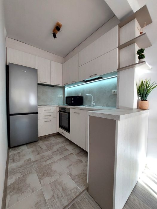 Дава се под наем Двустаен апартамент в Велико Търново, Колю Фичето - 50 кв.м за 331.5 € - Снимка #3