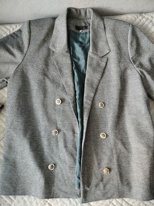 Пиджак с юбкой  .