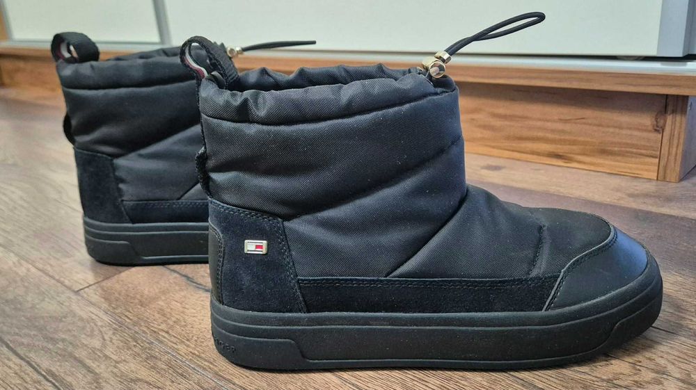 Черни апрески TOMMY HILFIGER