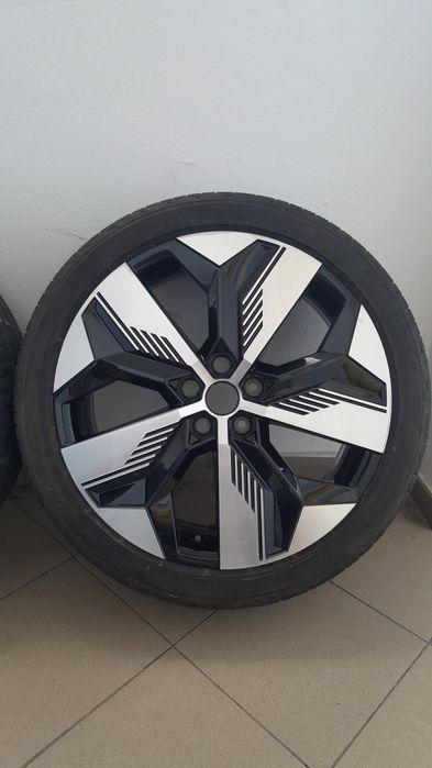 JanteRenaultKadjarArkanaSymbiozCapturMeganeE-TechKoleosScenicE-TechEspaceAustralRafaleTalismanDusterBigsterStrikerNissanJukeQashqaiX-TrailAriya5X114.3