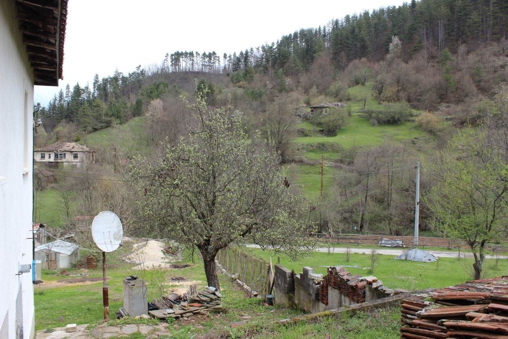 Продава се Къща в с. Бял извор, Област Кърджали - 132 кв.м за 271 €/кв.м - Снимка #11