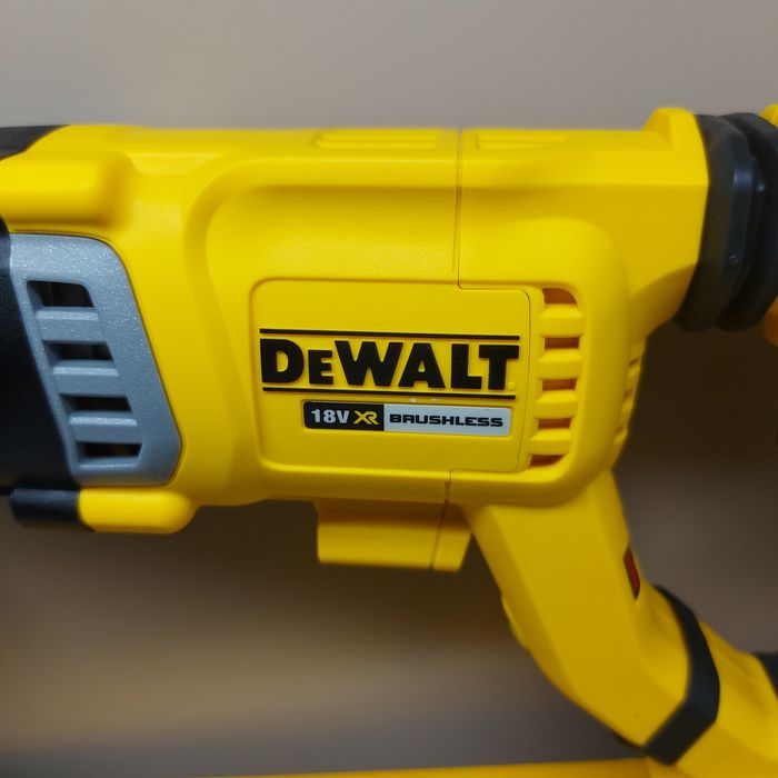 Акумулаторен перфоратор Dewalt DCH263N