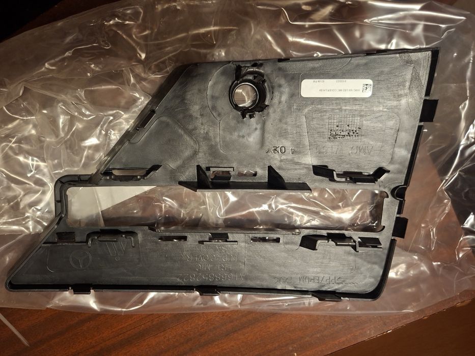 Решетка в предна броня Mercedes ML W166 2011-2015 A1668852822