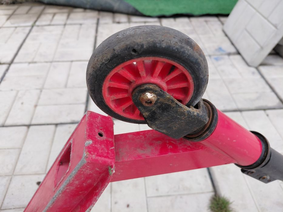 Самокат крассный