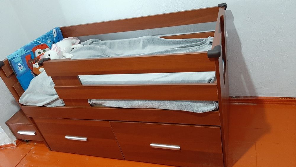 Кроватка детская