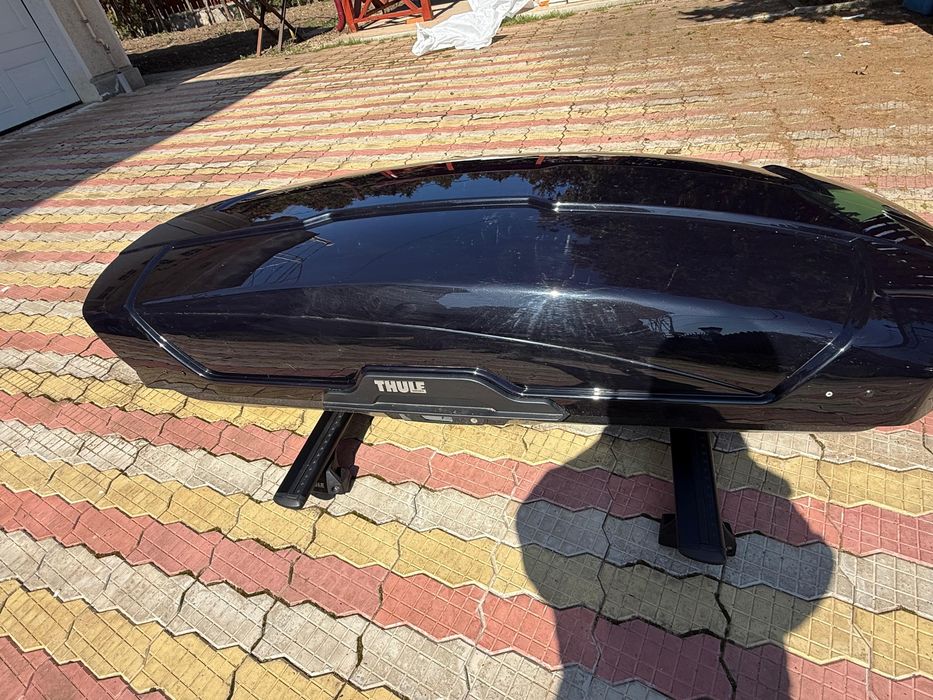 Cutie masina THULE cu accesorii,bare prindere,stare perfecta,3000 ron