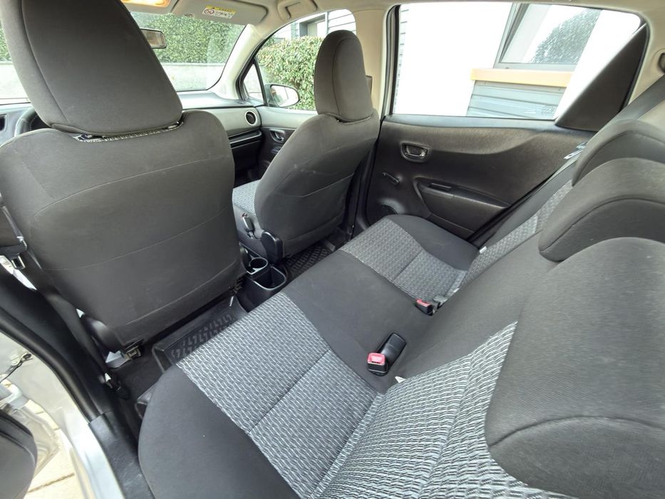 Продавам Toyota Yaris  2013г