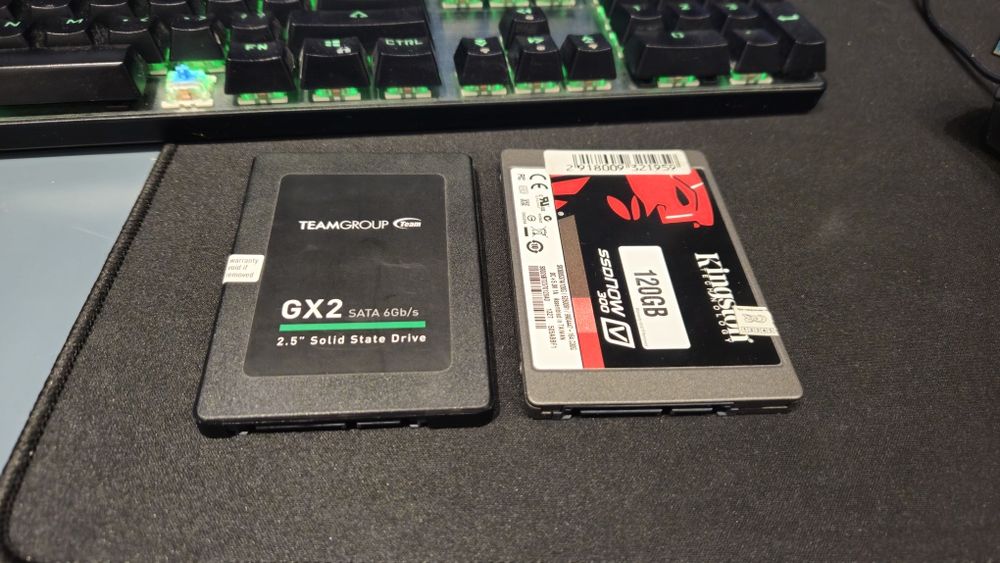 Продам 2 SSD sata