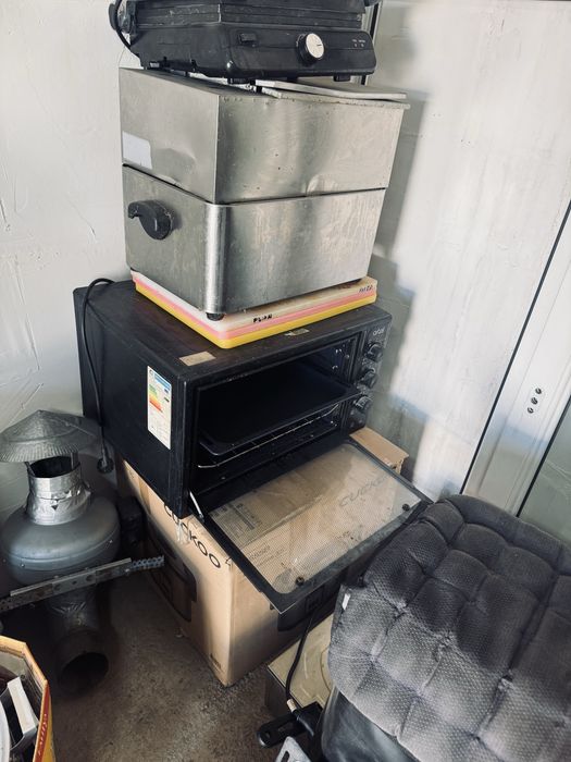 Оборудование из кафе продам срочно