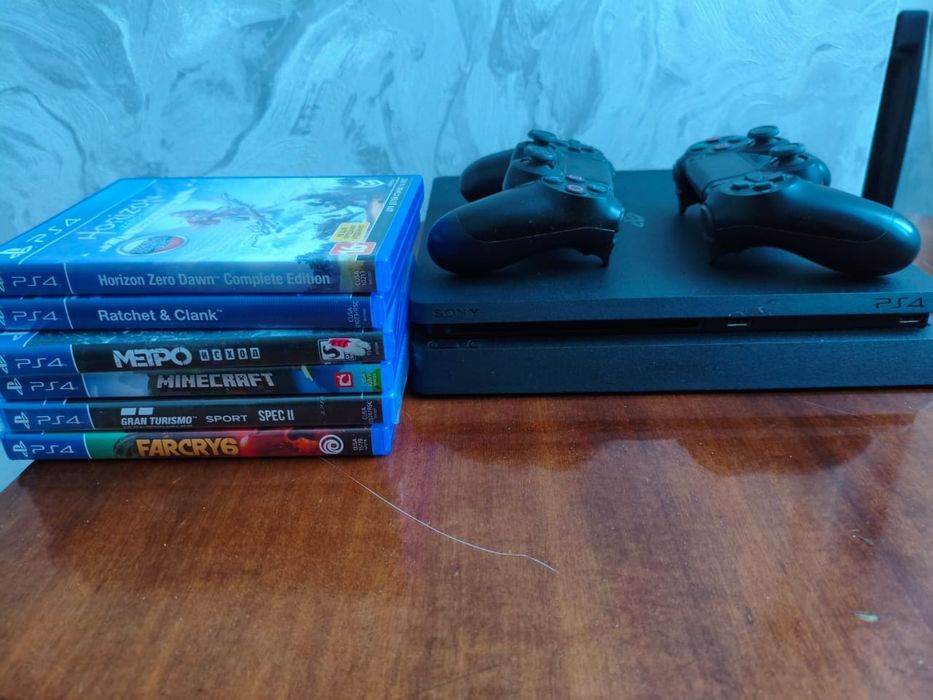 Продам sony playstation 4 slim