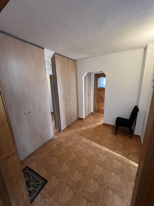 Inchiriez apartament 2 camere zona cartier