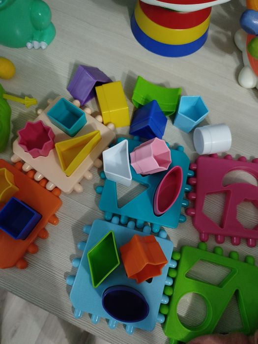 Продам игрушки . Развивающие для детей.